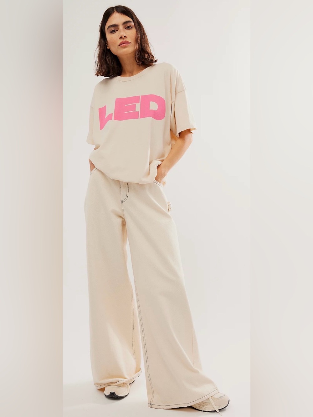 Daydreamer Led Zep Merch Tee in pink writing. L. NWT - Picture 3 of 6